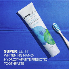 SuperTeeth textura de la pasta en primer plano destacando suavidad