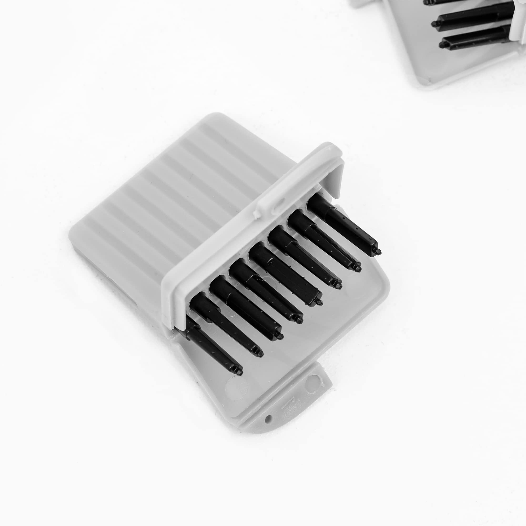 SZYKKO filtros y aplicador distribuidos sobre mesa listos para uso