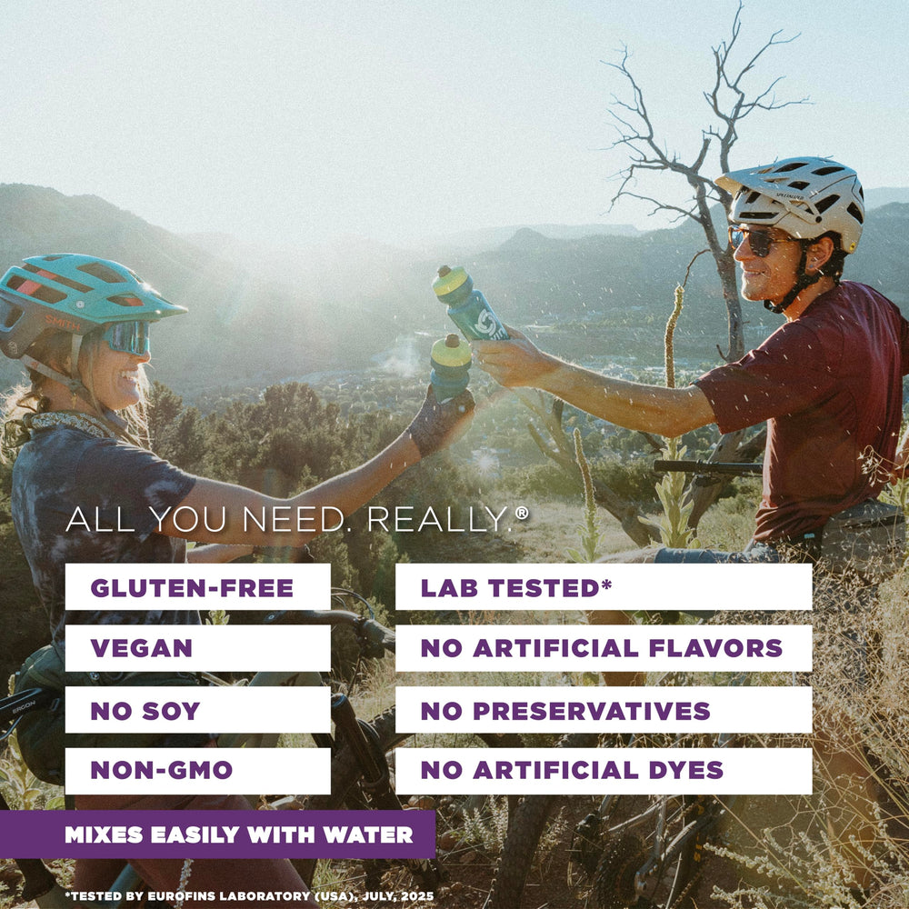 Botella con Recovery Mix Tailwind Nutrition chocolate mezclado, hidratación inmediata