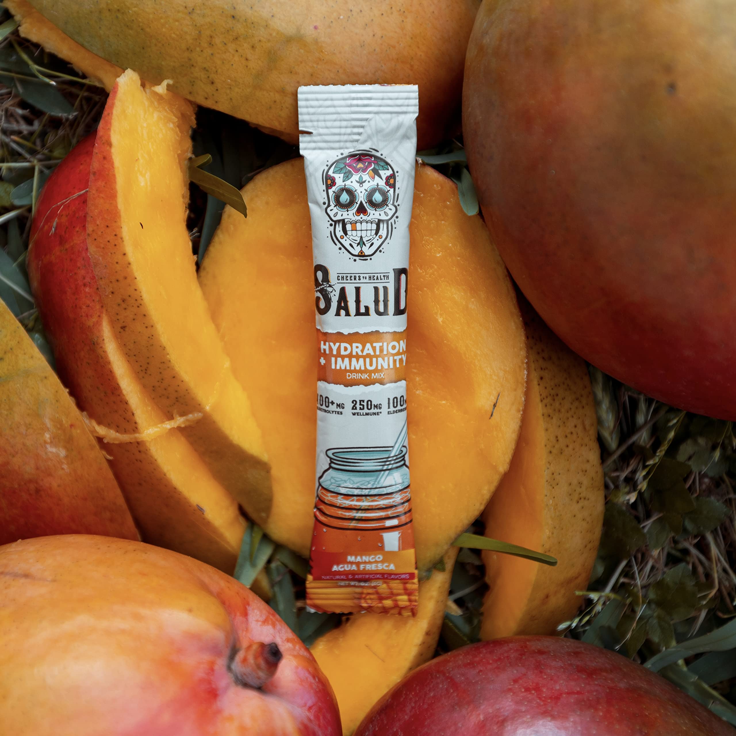 Taste Salud bebida de mango en escena de picnic, estilo de vida saludable