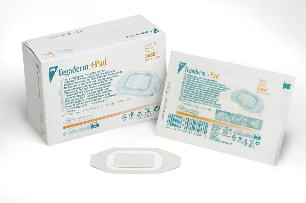 Tegaderm envase frontal mostrando apósitos, protege y facilita vigilancia