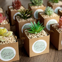 Temlum bolsas en mesa de boda, presentación elegante para invitados