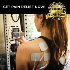 TENS 7000 primer plano del electrodo mostrando gel conductivo adherente