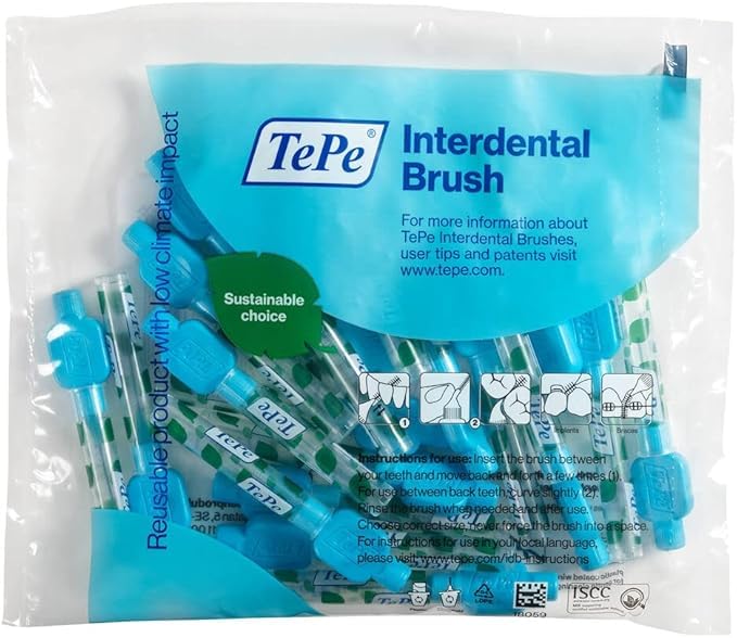 TePe ambiente de baño mostrando cepillo listo para uso diario y cuidado bucal fácil