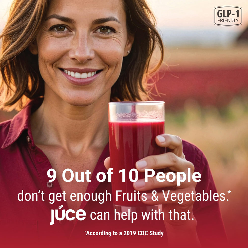 Terra Kai Organics vaso con Juce Reds preparado mostrando sabor a frutos y facilidad