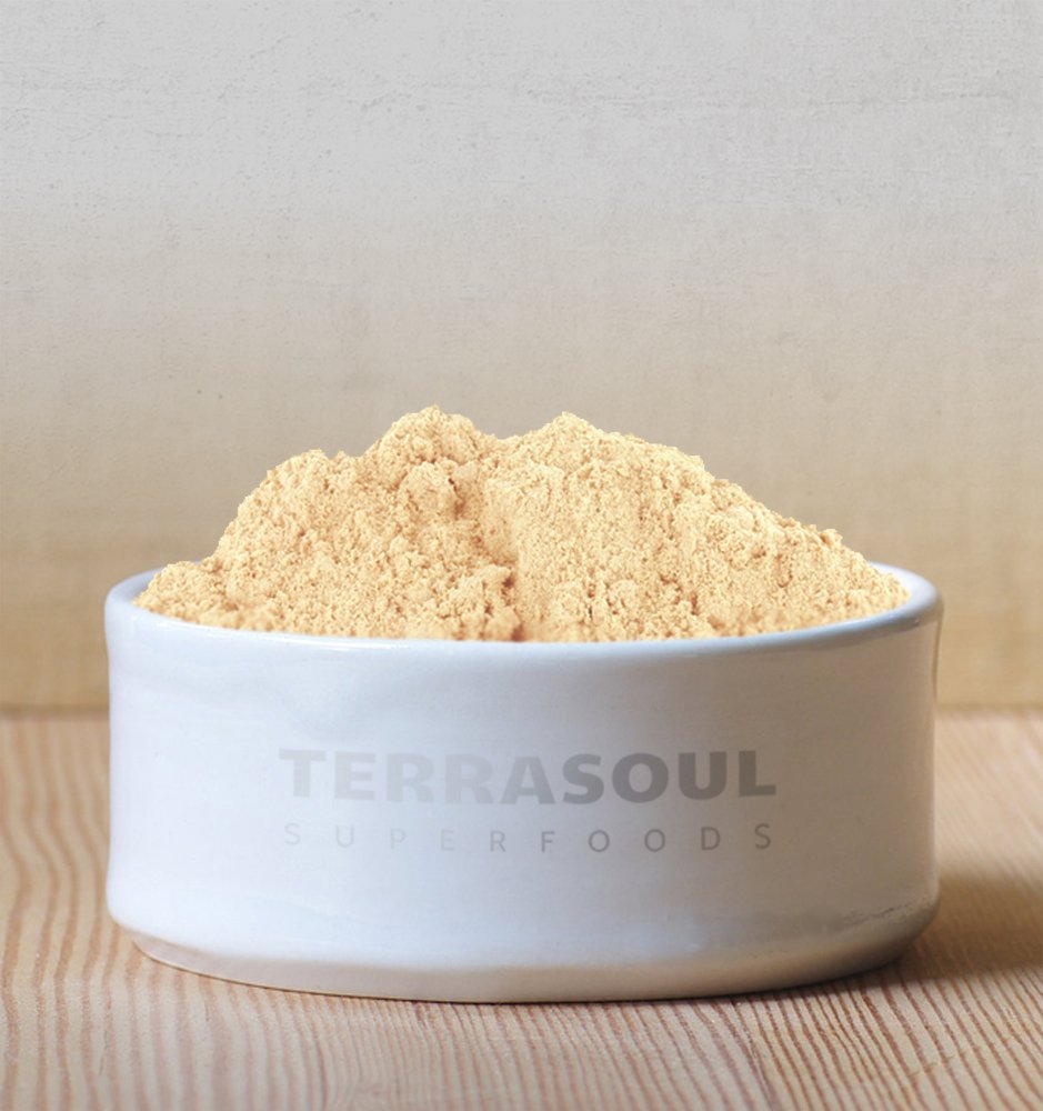 Terrasoul Superfoods maca añadida a batido energético mostrando versatilidad nutricional