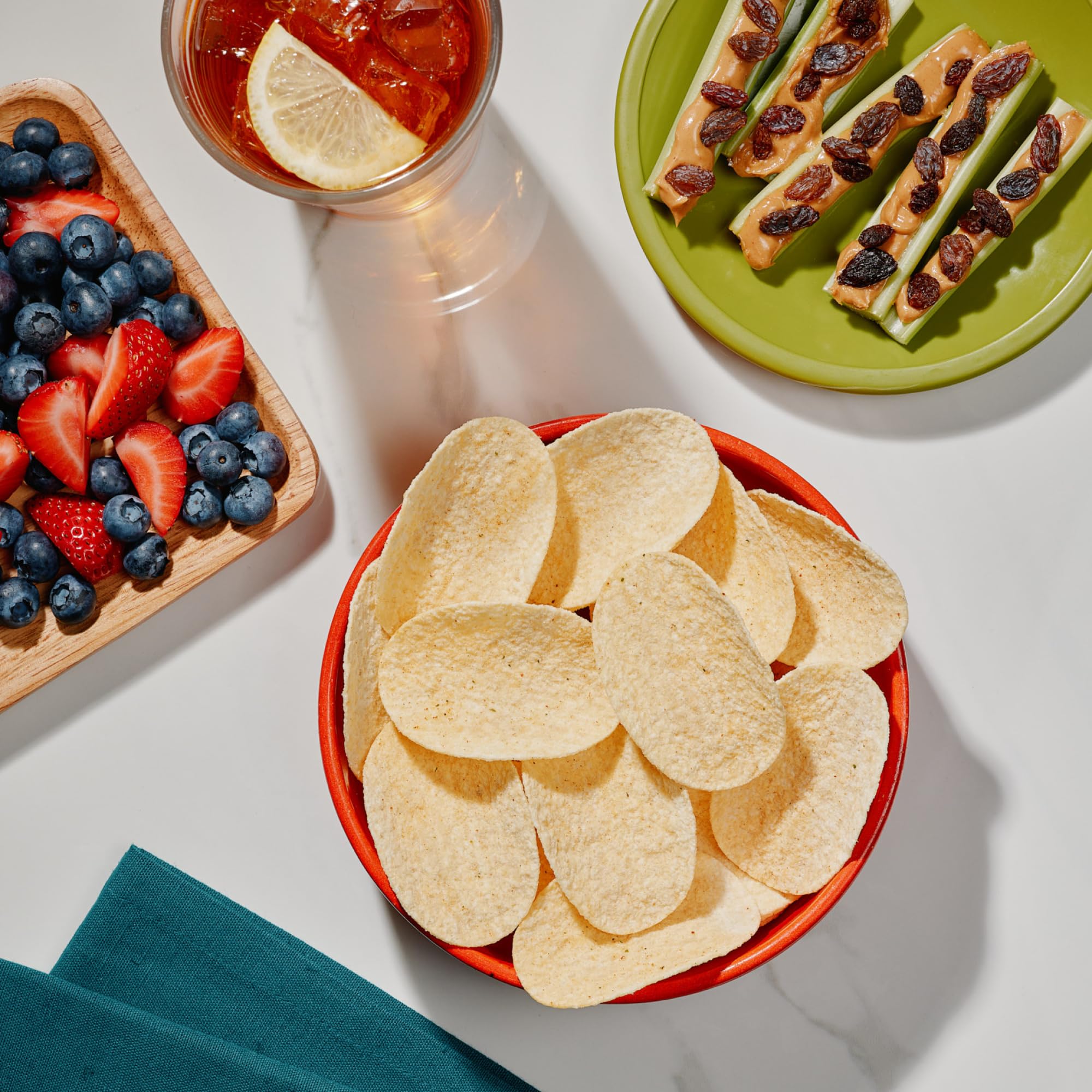 The Good Crisp Company lata abierta con papas listas para consumir