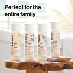 The Honest Company acondicionador en un baño moderno para uso diario familiar