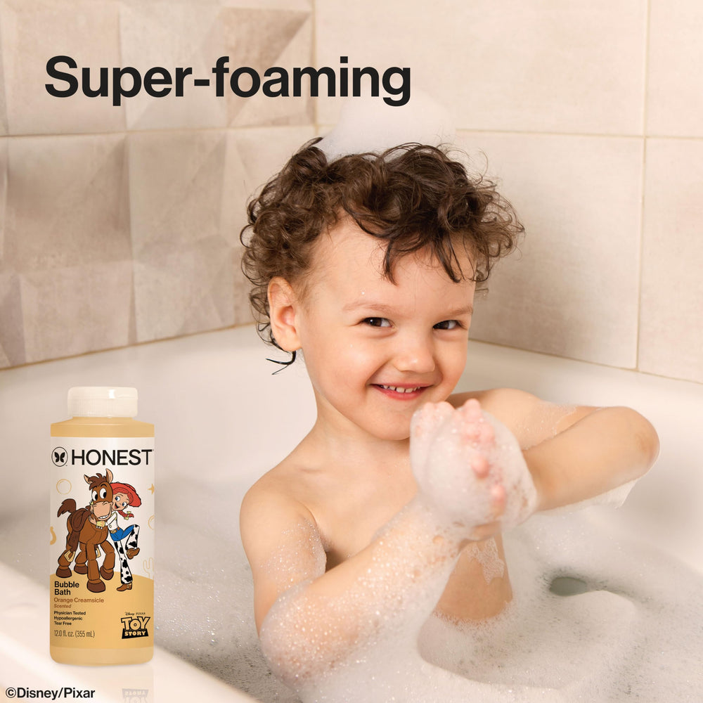 The Honest Company textura de espuma cremosa para baño con sensación suave