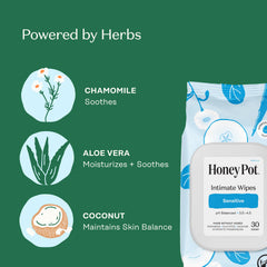 The Honey Pot Company persona usando toallita para limpieza rápida