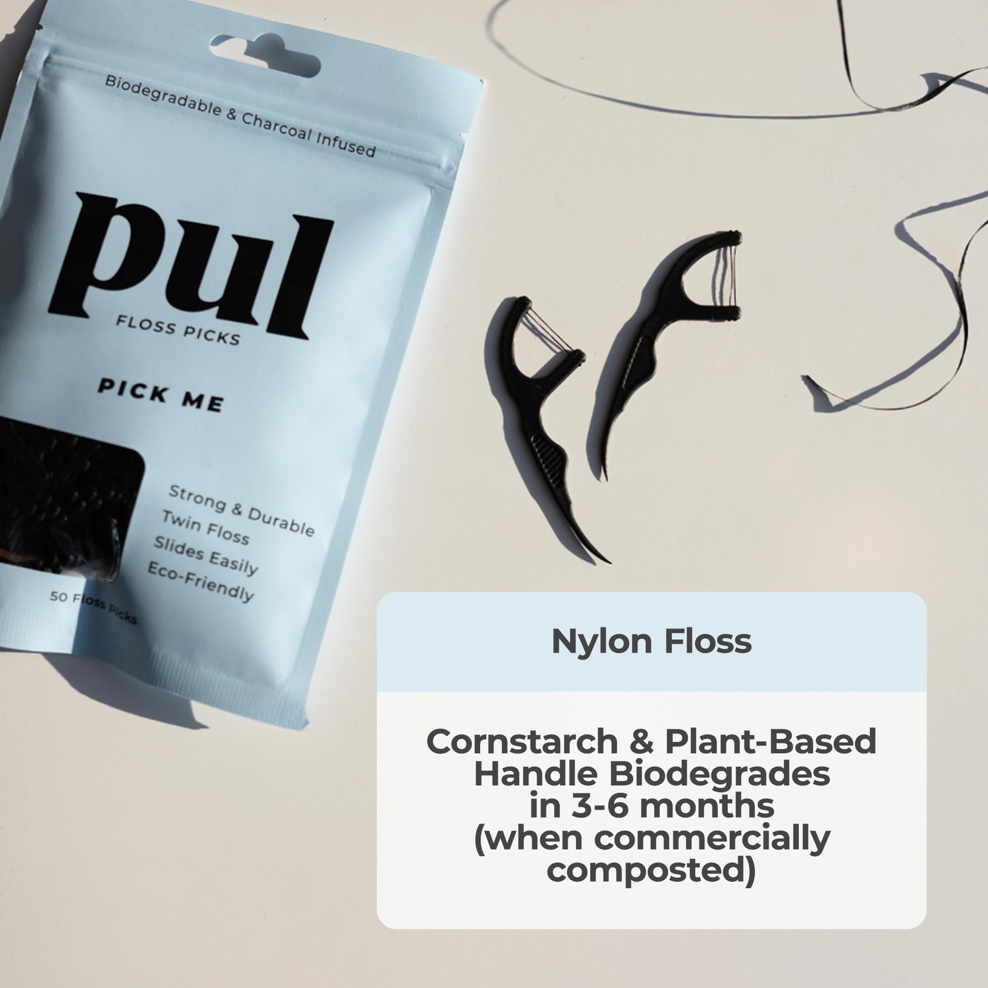 The Pultool comparación de tamaño con un cepillo de dientes para referencia
