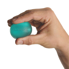 THERABAND primer plano textura suave que facilita agarre y confort durante ejercicios