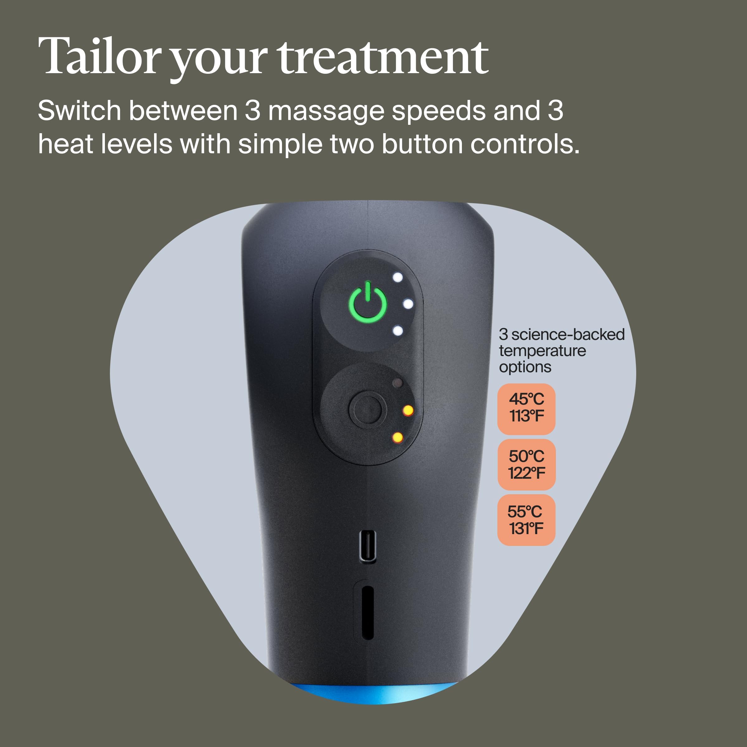 TheraGun mini plus junto a una botella para mostrar escala y portabilidad