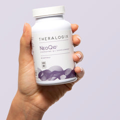 Theralogix NeoQ10 frasco dentro de un botiquín doméstico para uso diario seguro