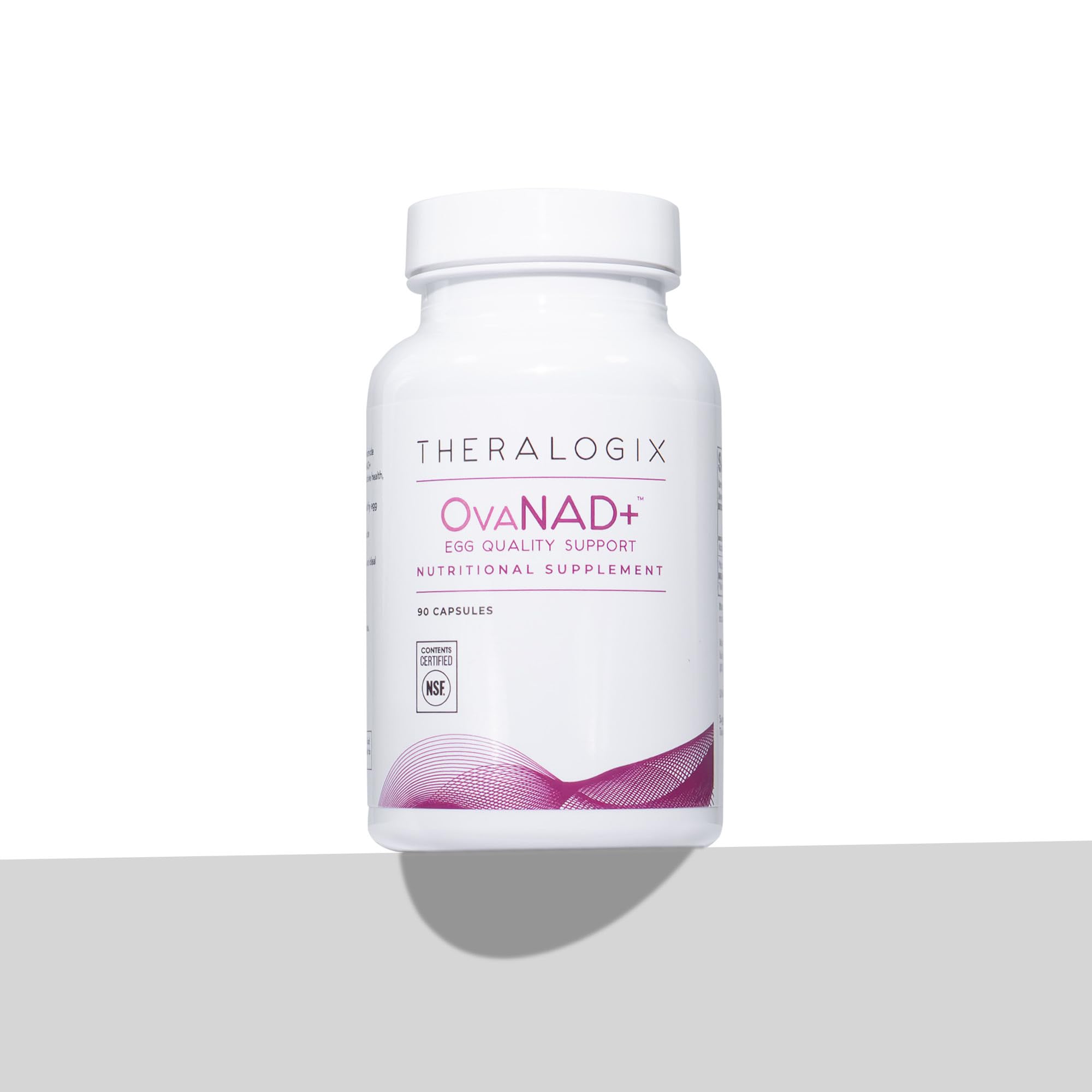 Theralogix OvaNAD+ comparación de tamaño en mano para visualizar dosis y conveniencia