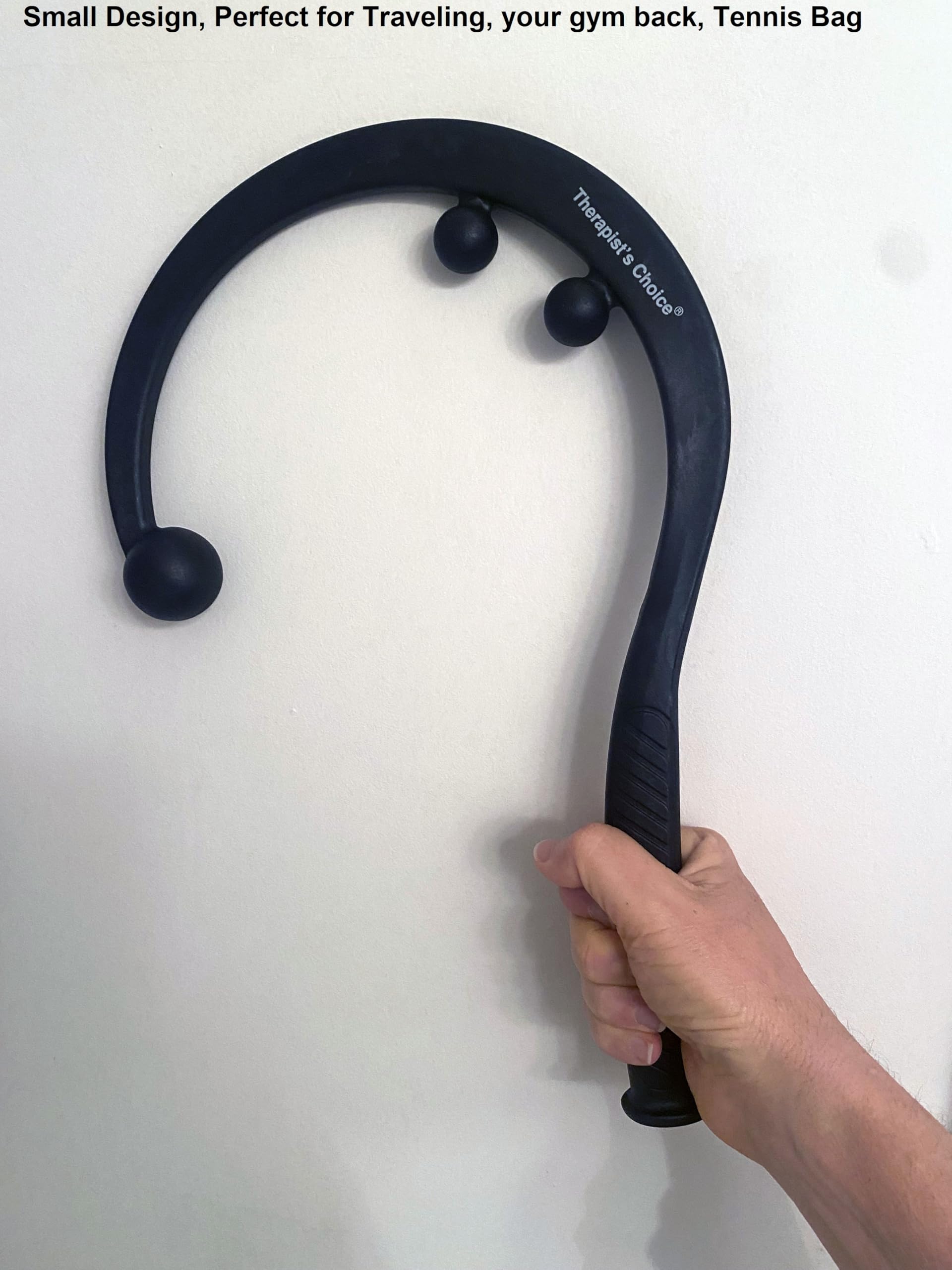 Therapist's Choice comparación de tamaño con mano para viajar y guardar fácilmente en mochila