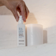 This Works spray en mesita de noche integrado en rutina nocturna
