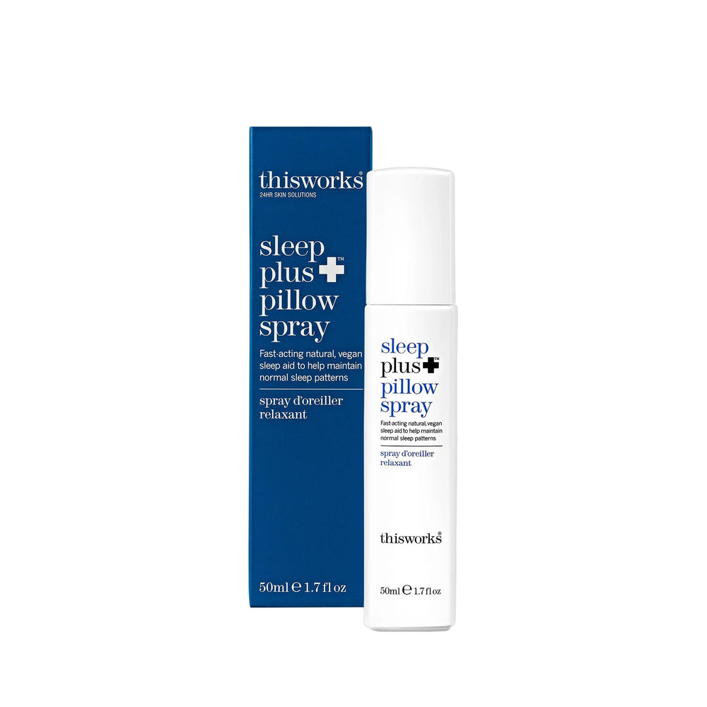 This Works spray de almohada frasco frente mostrando envase compacto y práctico