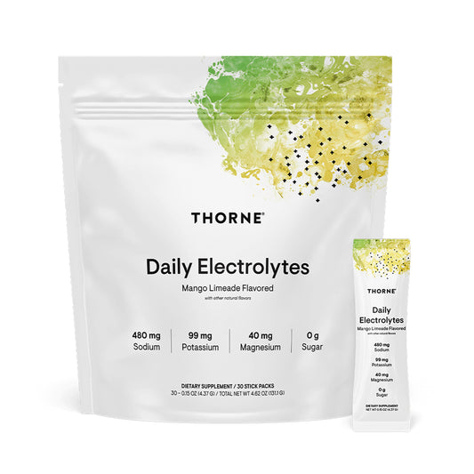 THORNE Daily Electrolytes mango-lima pack: hidratación rápida para entrenamientos y días activos.