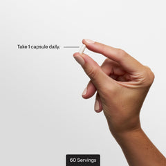 Primer plano de cápsula THORNE selenio con un acabado suave