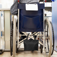 Threlaco soporte instalado en silla de ruedas para uso cómodo y discreto