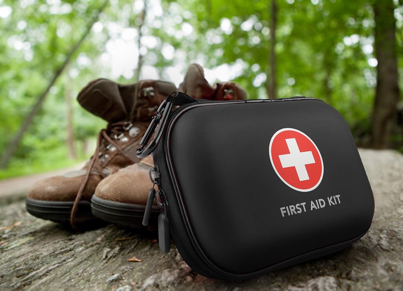 THRIAID comparación con mano muestra tamaño compacto y portabilidad