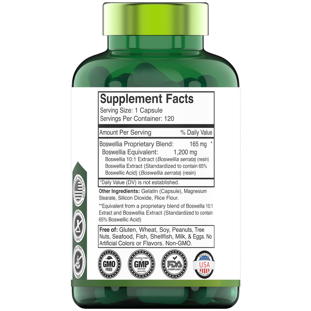 tnvitamins cápsula en mano para visualizar tamaño y facilidad de ingestión