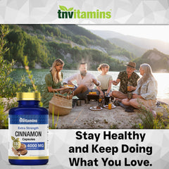 tnvitamins cápsulas sobre fondo que sugiere uso nutricional