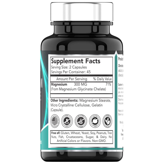 tnvitamins cápsulas en la mano indicando tamaño y facilidad de ingestión