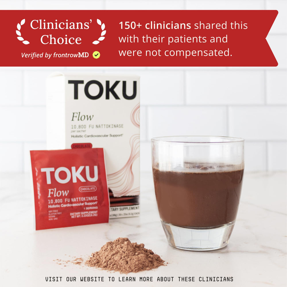 Toku Flow en un bol con batido de desayuno, integración en rutina matutina saludable
