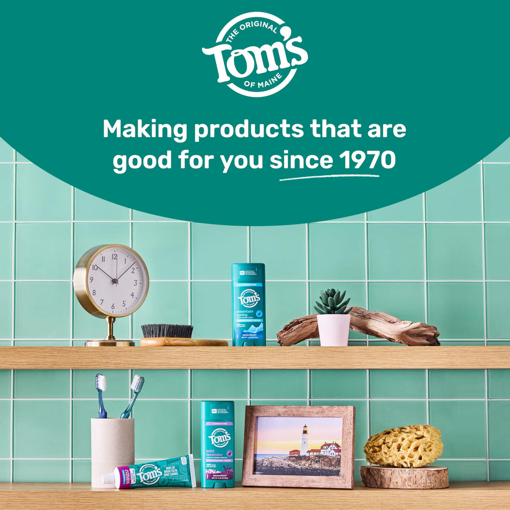 Tom's of Maine junto a hoja de spearmint ilustrando sabor natural y frescor