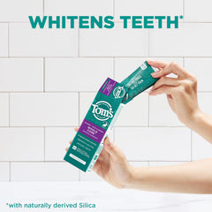 Tom's of Maine textura de la pasta mostrando consistencia y limpieza eficaz