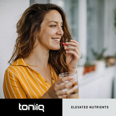 Botella Toniiq en un entorno de cocina sugeriendo integración diaria