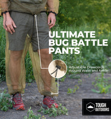 Tough Outdoors traje comparado con una persona para visualizar escala y ajuste