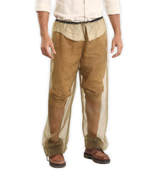 Tough Outdoors pantalones frontales mostrando cobertura y ajuste