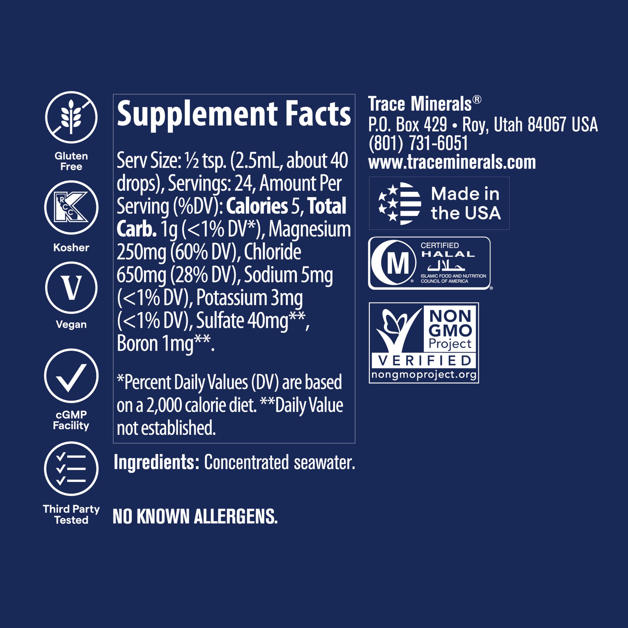 Trace Minerals ConcenTrace vertido en un vaso de agua, remineraliza bebidas