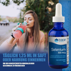 Trace Minerals suplemento agregado en un vaso de agua demostrando mezcla sencilla