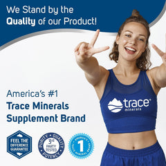 Botella Trace Minerals en lavabo moderno, estilo de vida y rutina diaria