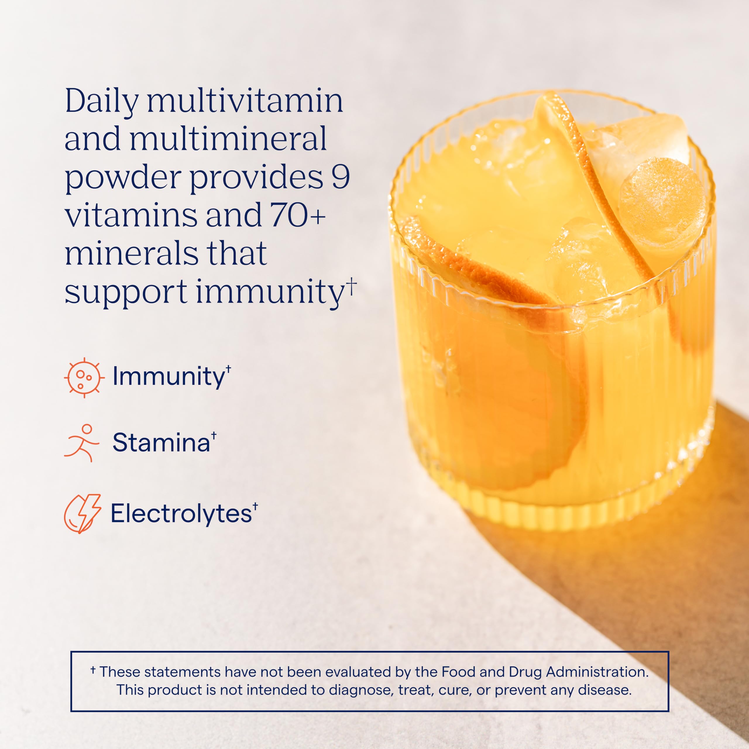 Trace Minerals sobre individual disolviéndose en agua mostrando mezcla clara y rápida hidratación