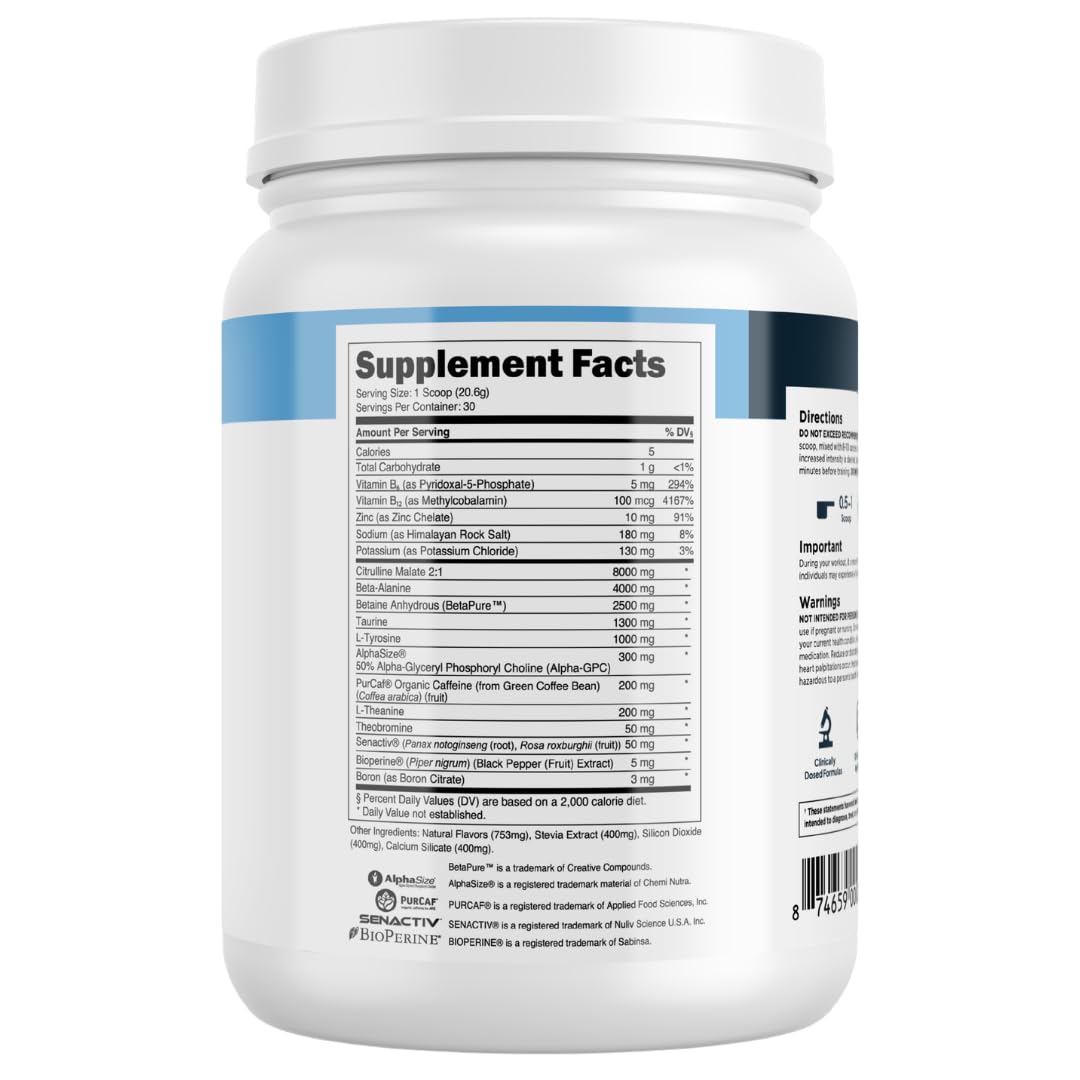 Comparación de tamaño de Transparent Labs Bulk junto a una mano resaltando la escala del envase y contenido