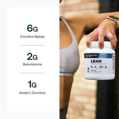 Envase abierto con cucharilla Transparent Labs facilita medición precisa y comodidad de uso