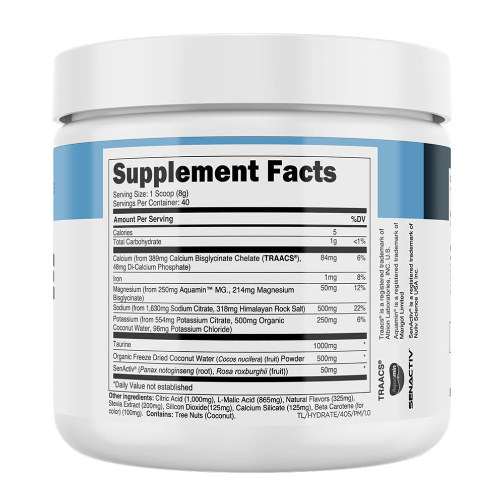 Transparent Labs deportista bebiendo tras entrenamiento para mejor recuperación