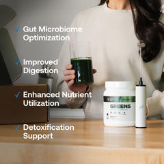 Primer plano de spirulina y chlorella en Transparent Labs que aporta vitaminas vegetales