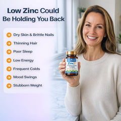 True Cellular Formulas Zinc7 cápsula en mano para comparar escala y facilidad de ingestión