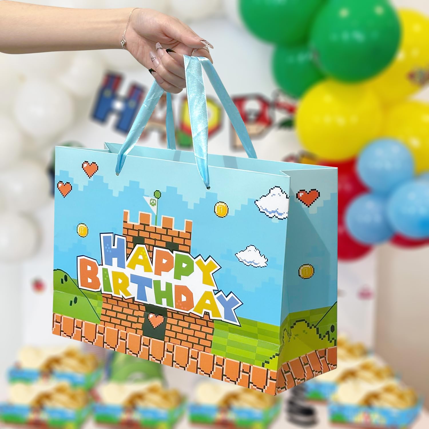 TSUBI bolsa en mesa de fiesta mostrando uso festivo y colorido