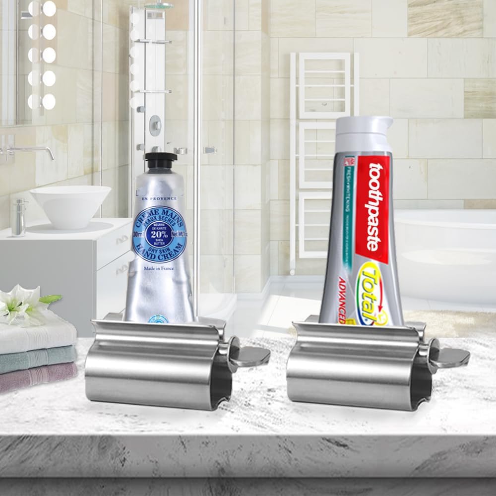 UDQYQ en uso apretando pasta dental para extraer el último contenido