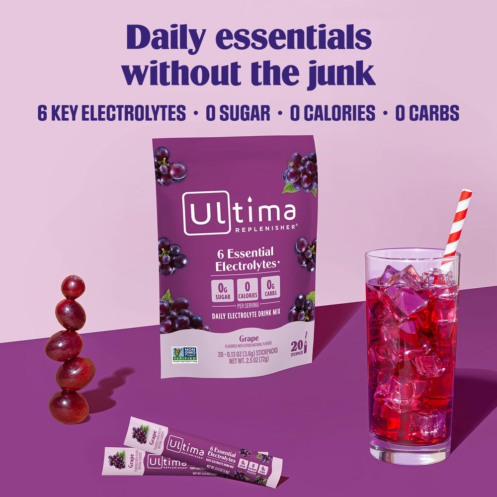 Polvo morado de Ultima Replenisher en mano destacando textura fina y mezcla fácil