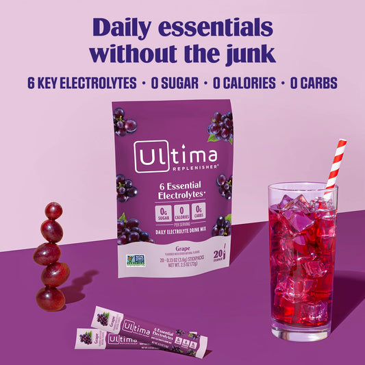 Polvo morado de Ultima Replenisher en mano destacando textura fina y mezcla fácil