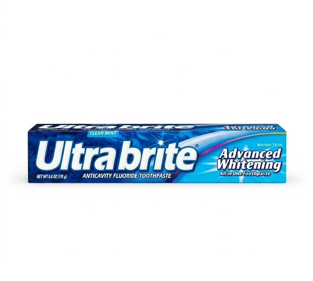 Ultra brite en uso cepillado demostrando frescura y efecto limpiador