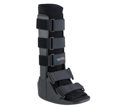 United Ortho bota Cam Walker vista frontal que muestra cierre y soporte